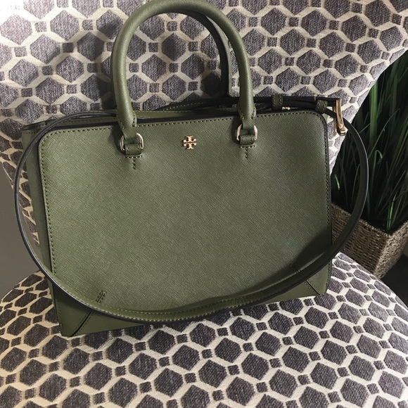 Tory Burch Handbags - Tory Burch Robinson crossbody